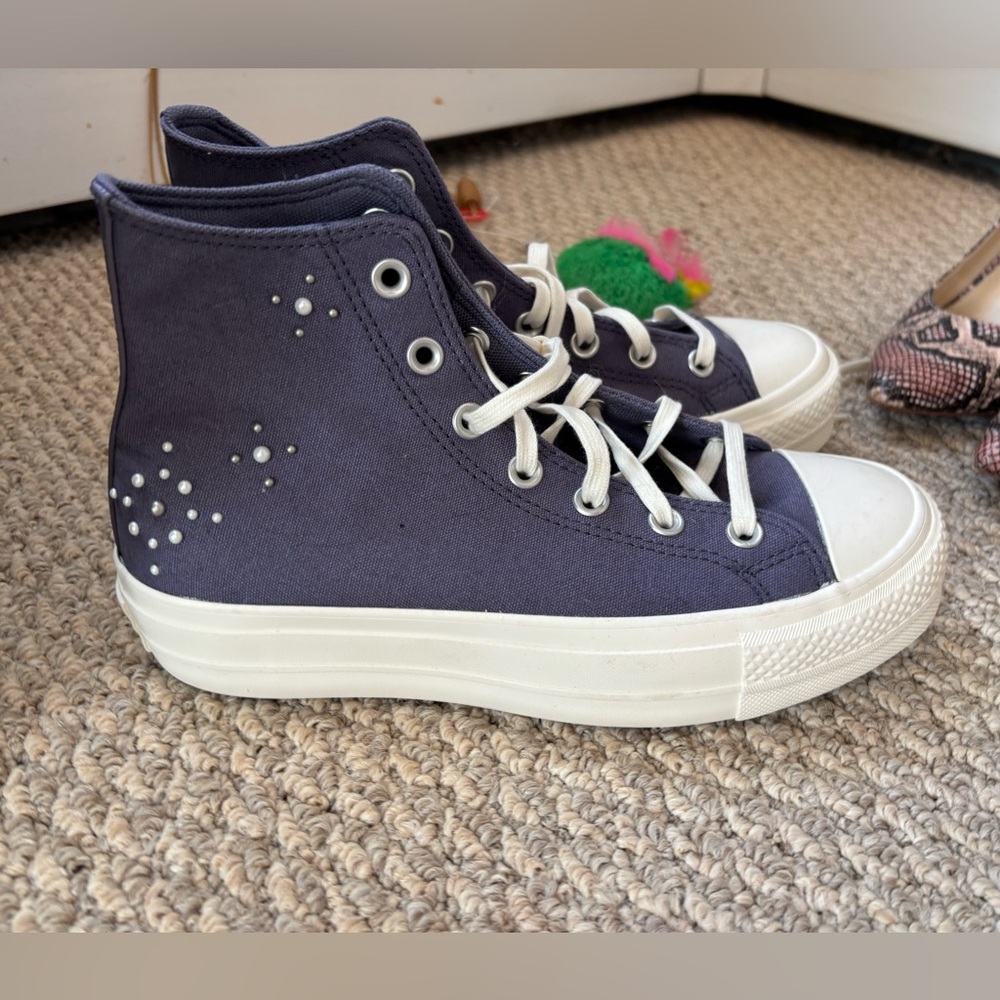 Converse Chuck Taylor size 8 purple platform lift high top sneakers pearl pearls